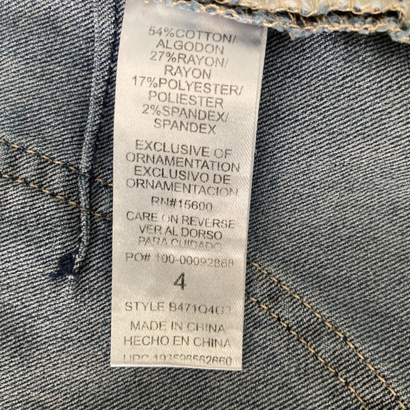 Democracy Absolution Light Wash Distressed Denim Bermuda Shorts Size 4 - Picture 12 of 13